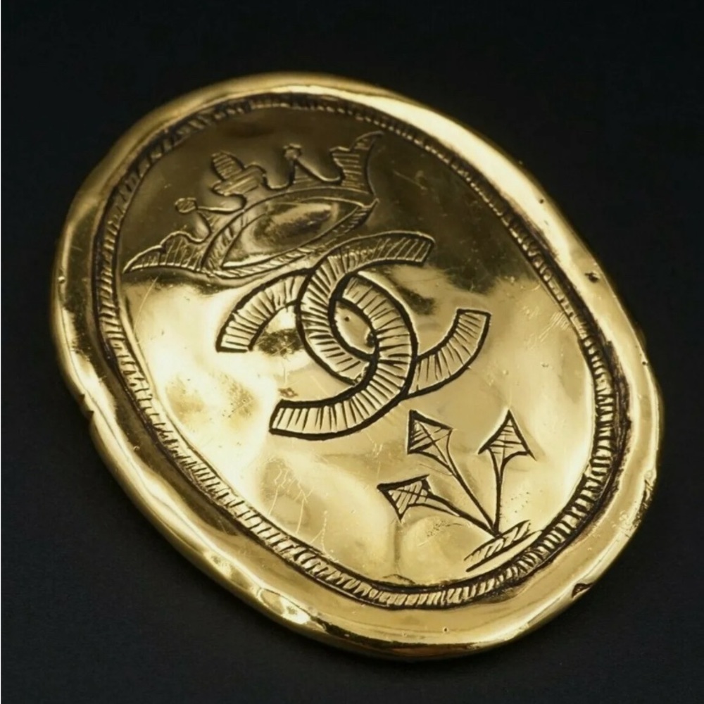 Brooch Chanel Double C Crown